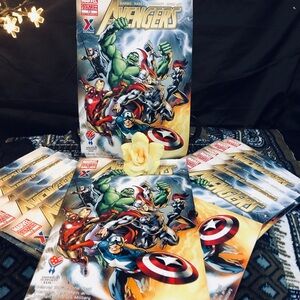 Lot of 15 Marvel Avengers Comic Book # 13 Custom Edition